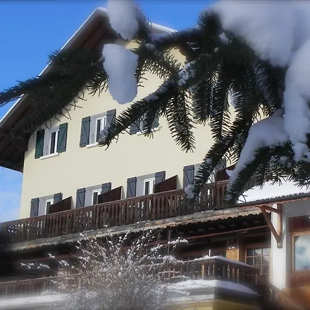 Les Skieurs Appartements B&B *
